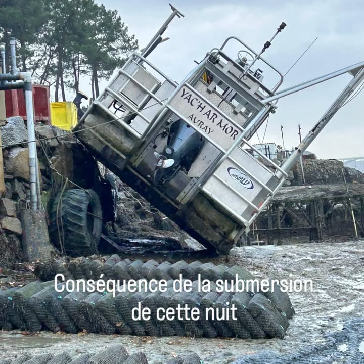 Submersion le bateau monte sur le quai et a la 1 1167570538891803 - Accueil Submersion le bateau monte sur le quai et a la 1 1167570538891803 - Accueil